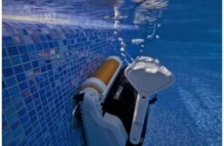 Maytronics Dolphin Dolphin Explorer Zwembadrobot 11 Maytronics Dolphin Dolphin Explorer Zwembadrobot -Zwembad Benodigdheden Verkoopwinkel maytronics dolphin dolphin explorer zwembadrobot 3
